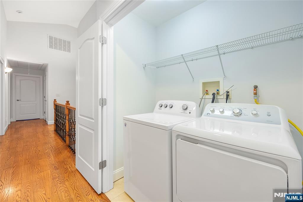 258 4th Street A Property Photo 34