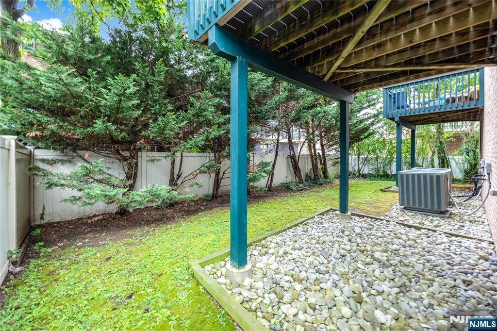 258 4th Street A Property Photo 35