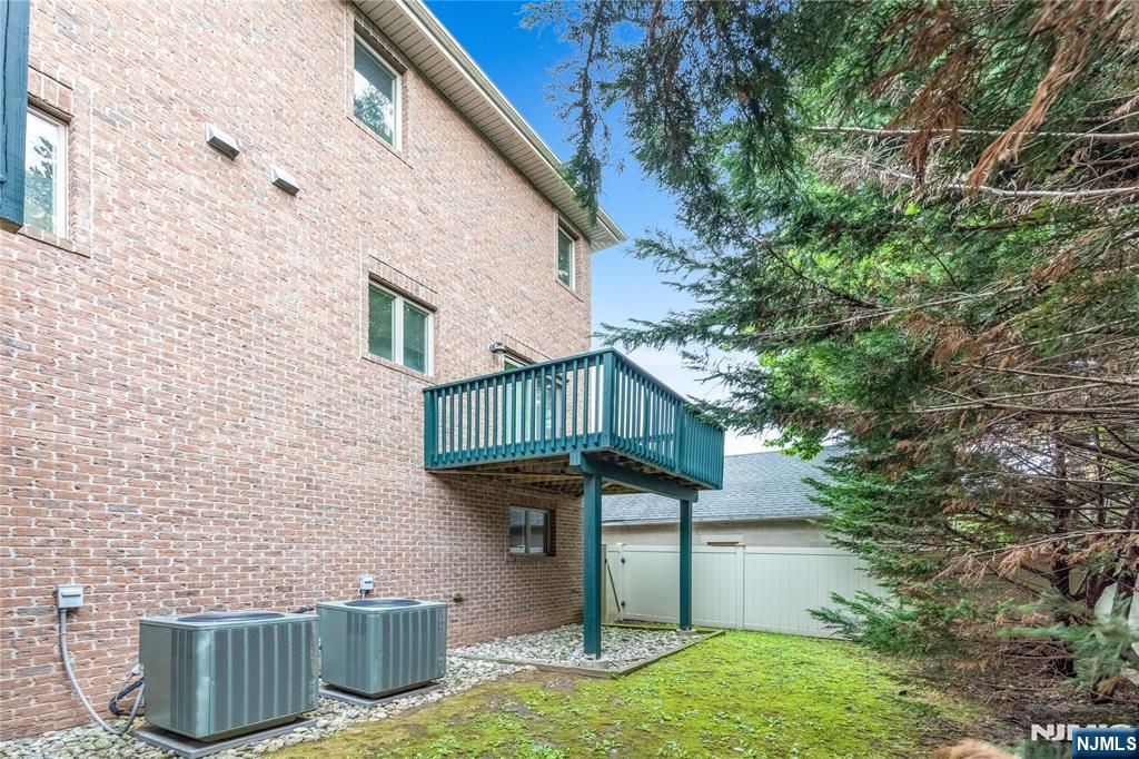 258 4th Street A Property Photo 36
