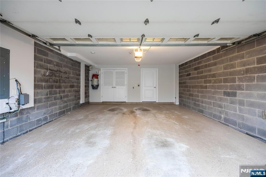 258 4th Street A Property Photo 37