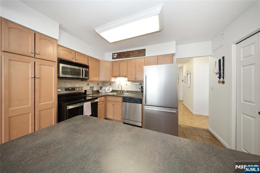 151 Prospect Avenue 16d Property Photo 5