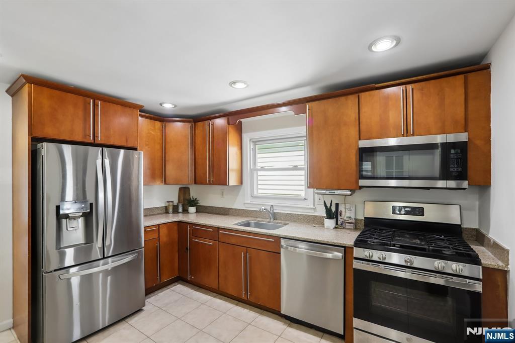 310 Centre Avenue Property Photo 10