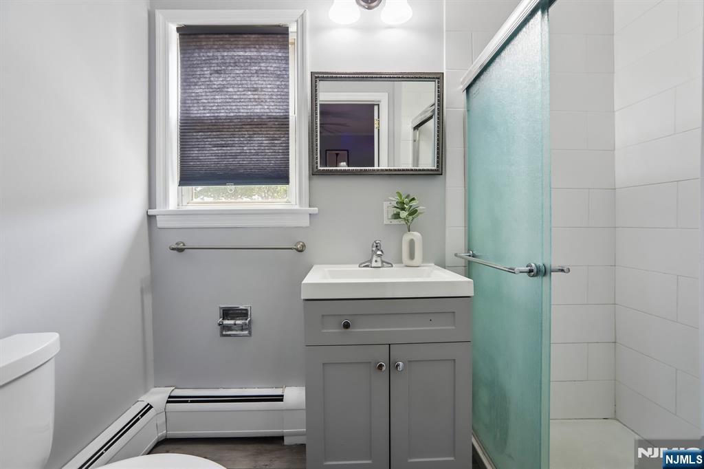 310 Centre Avenue Property Photo 21