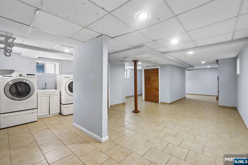 310 Centre Avenue Property Photo 32