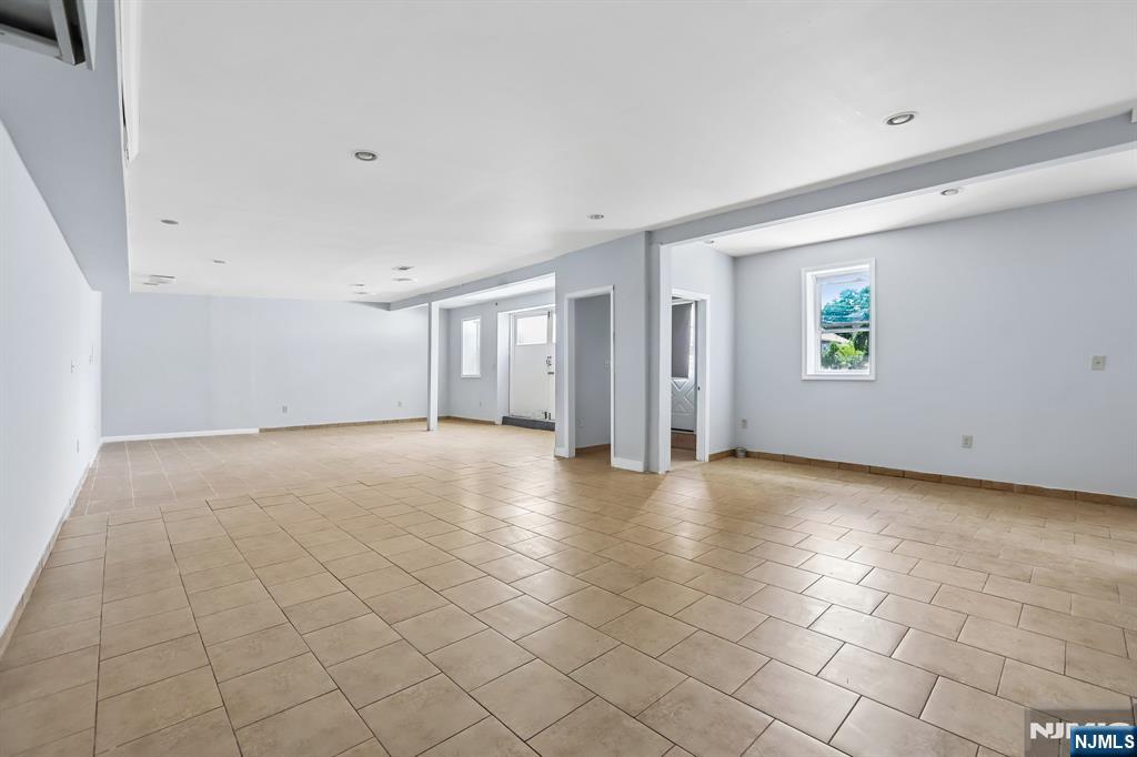 310 Centre Avenue Property Photo 37