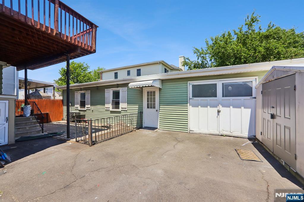 310 Centre Avenue Property Photo 41