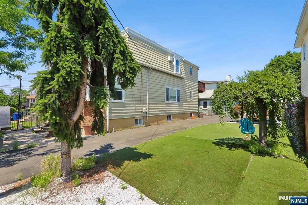 310 Centre Avenue Property Photo 45