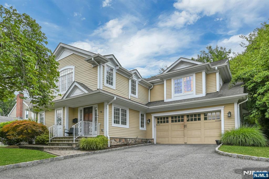 76 Engle Street Property Photo 1