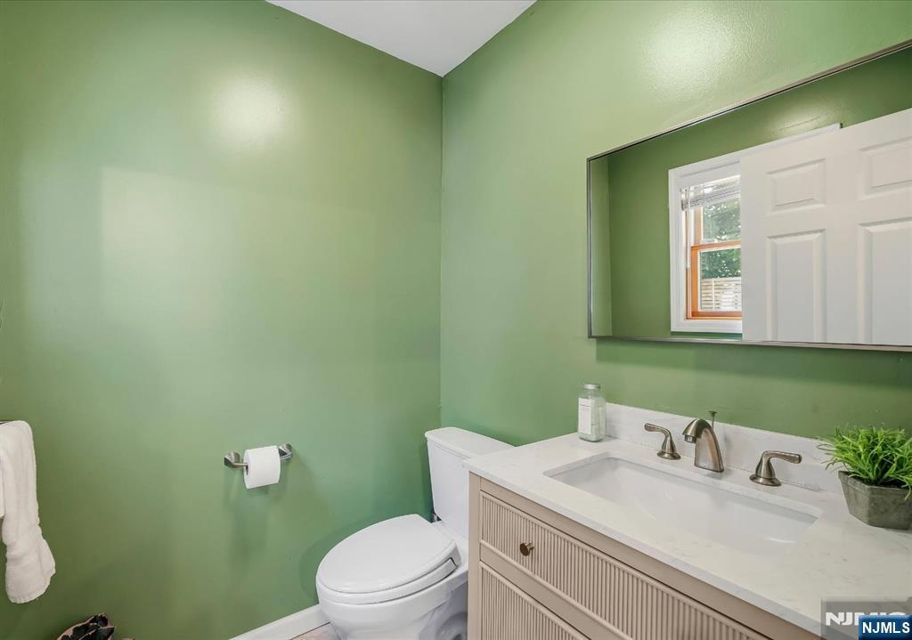 299 Davidson Avenue Property Photo 14
