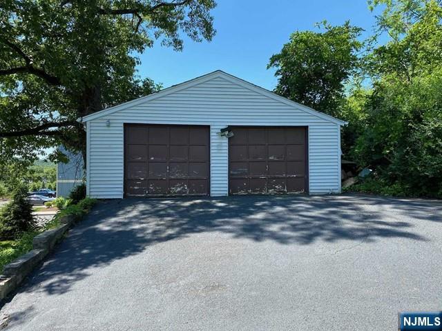 1025 Ringwood Avenue Property Photo 3