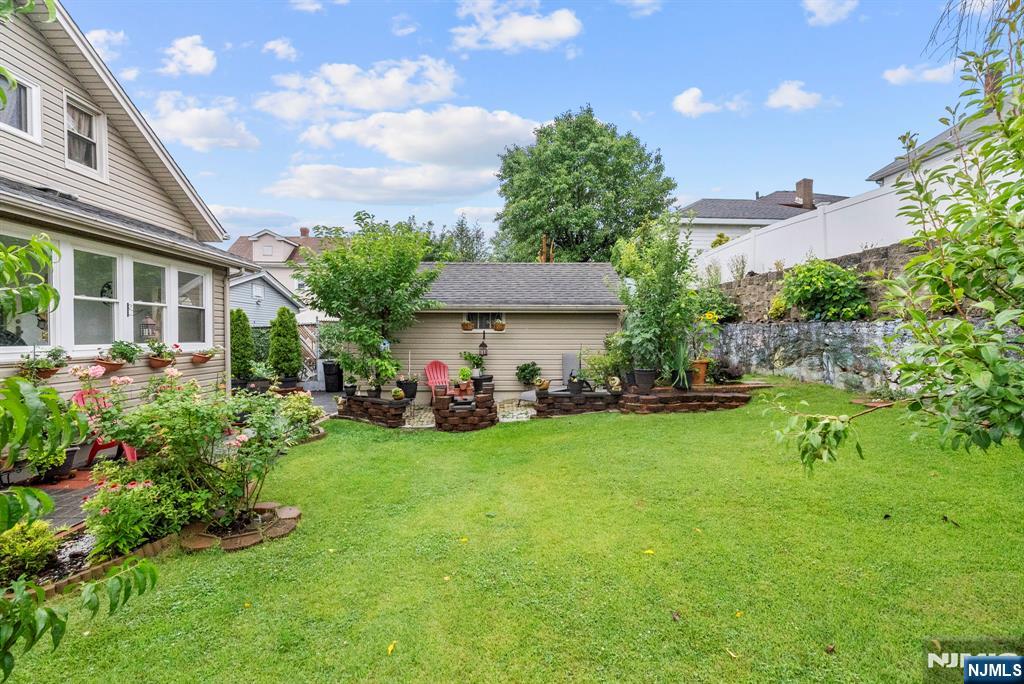 79 Columbia Street Property Photo 35
