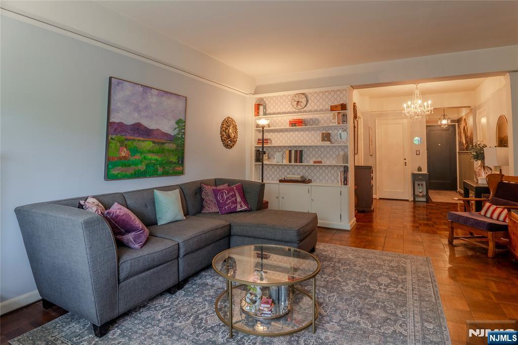 10 Crestmont Road 4H