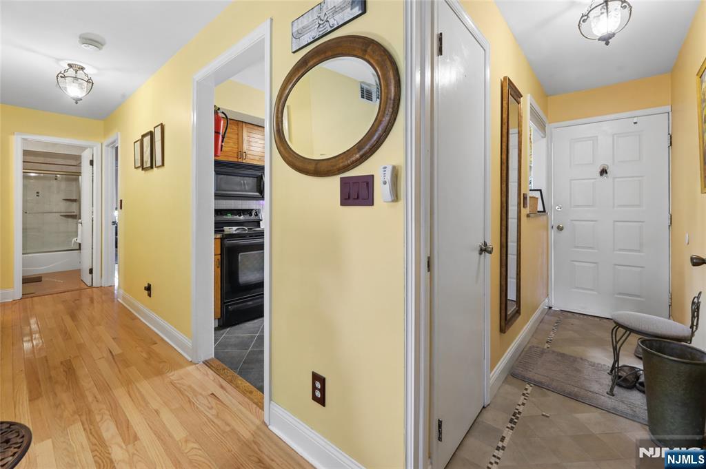 1447 John Street Property Photo 3