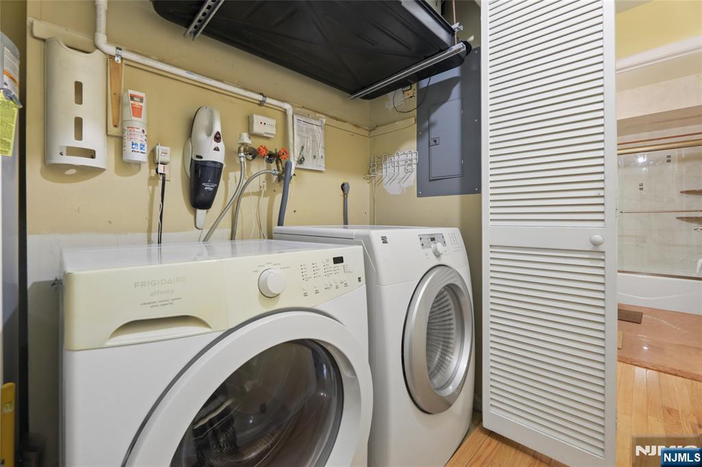 1447 John Street Property Photo 18