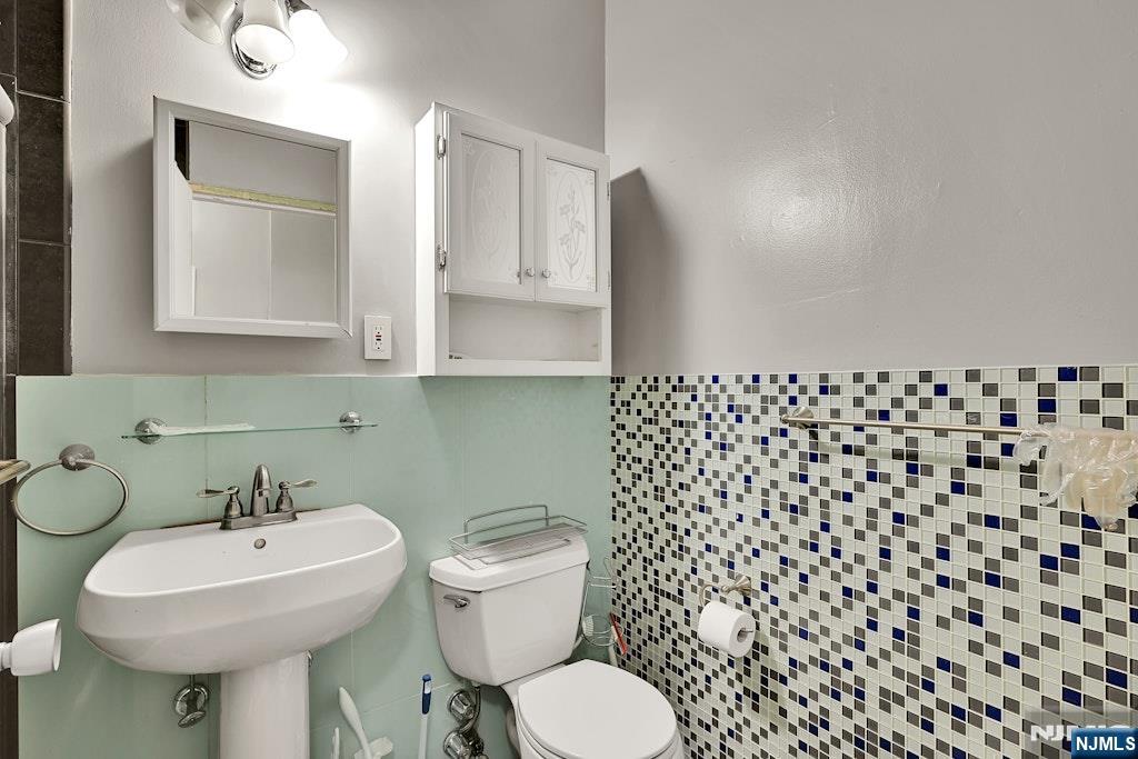 2000 Linwood Avenue 23e Property Photo 10