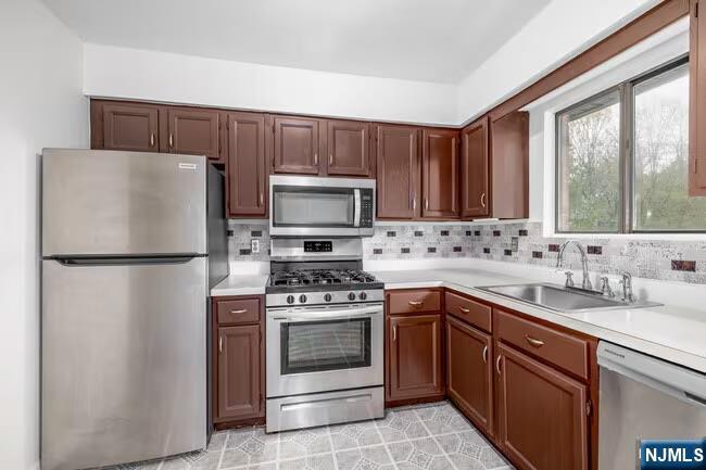 244 Collignon 5b Property Photo 4