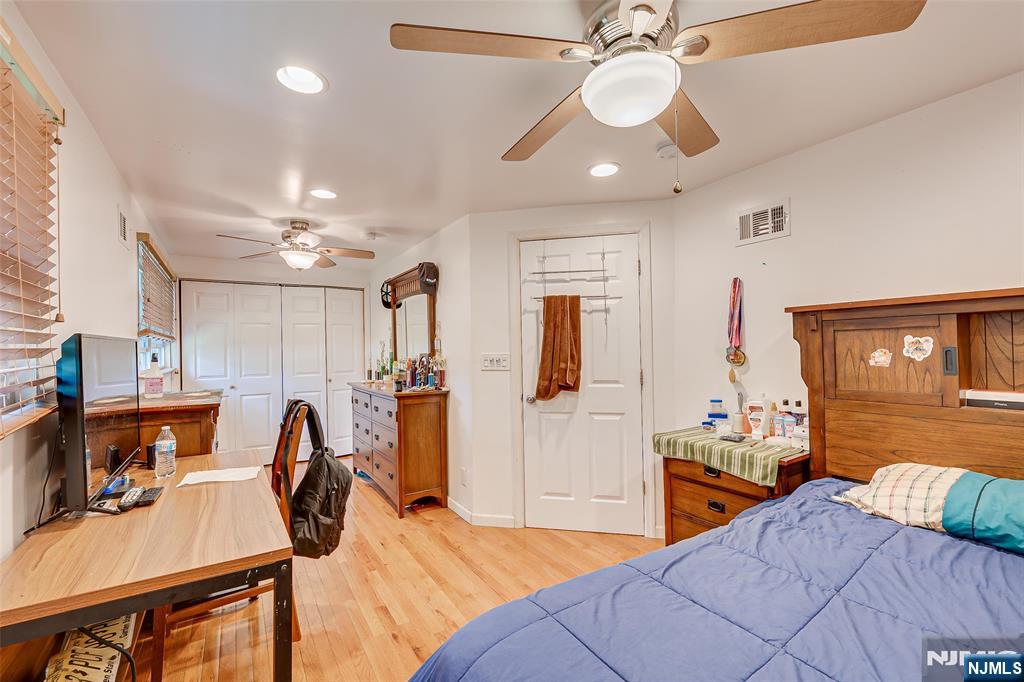 228 Henry Court Property Photo 8