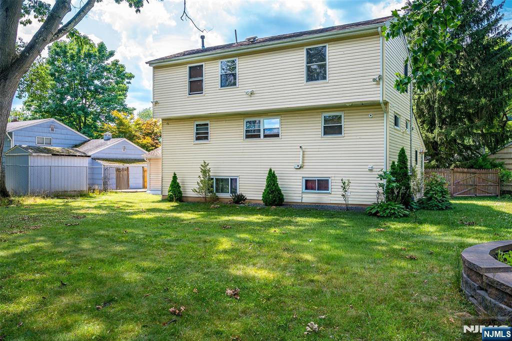 228 Henry Court Property Photo 14