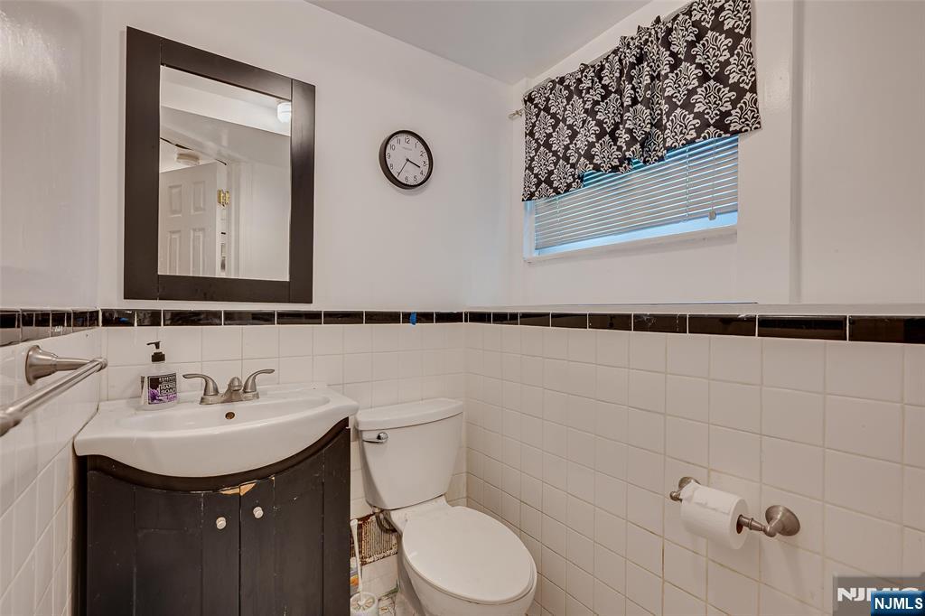 228 Henry Court Property Photo 16