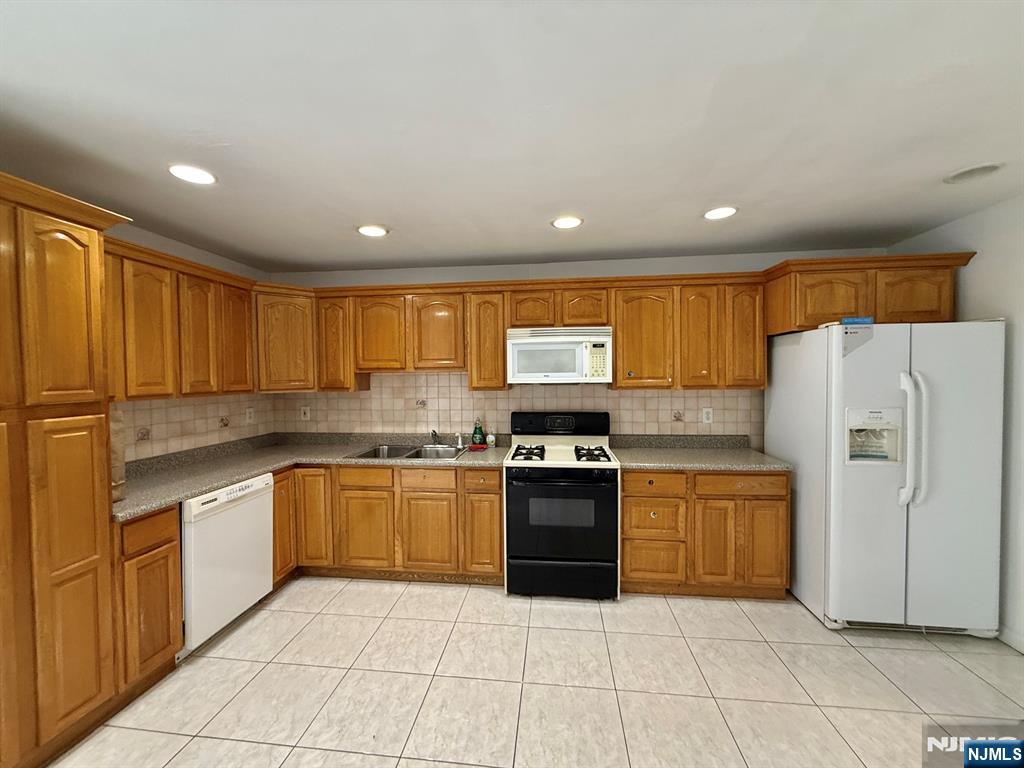 525 Harrison Avenue 2f Property Photo 3