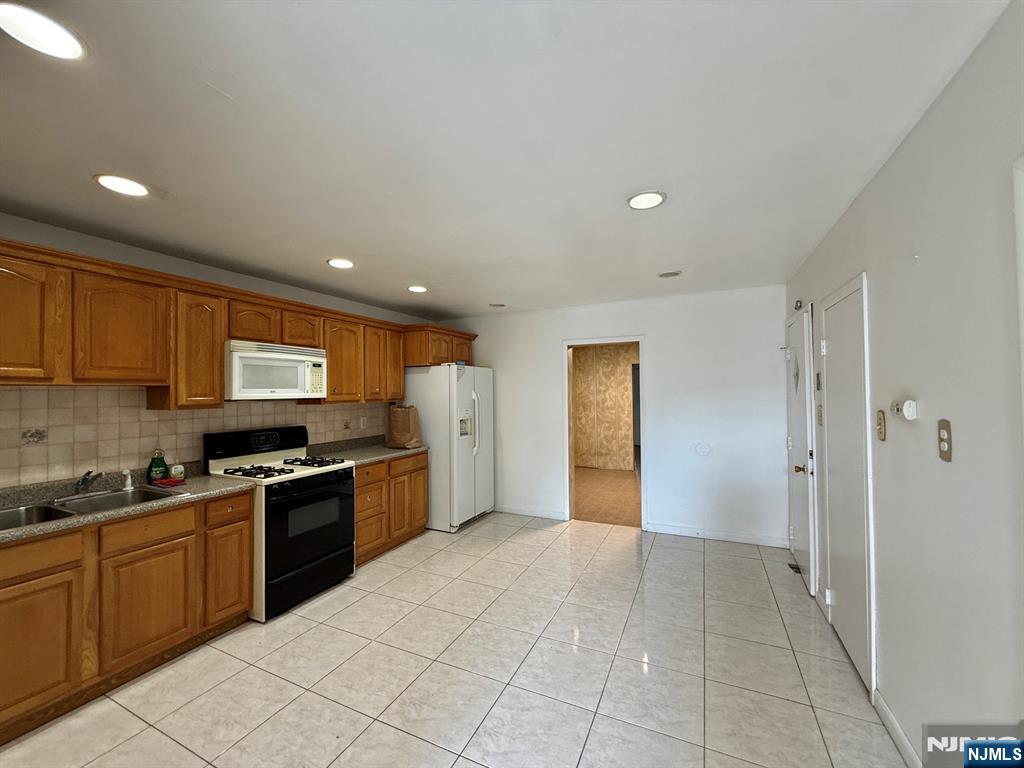 525 Harrison Avenue 2f Property Photo 4