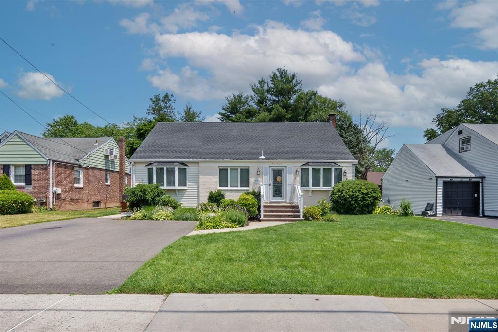 13-41 20th Street Property Photo 3