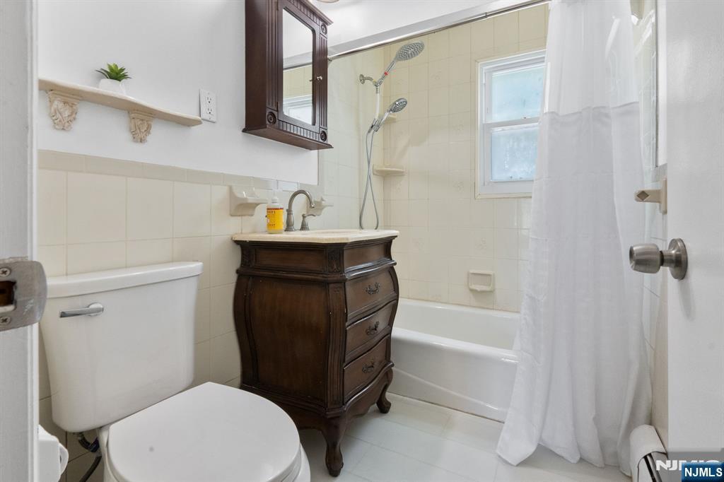 13-41 20th Street Property Photo 14