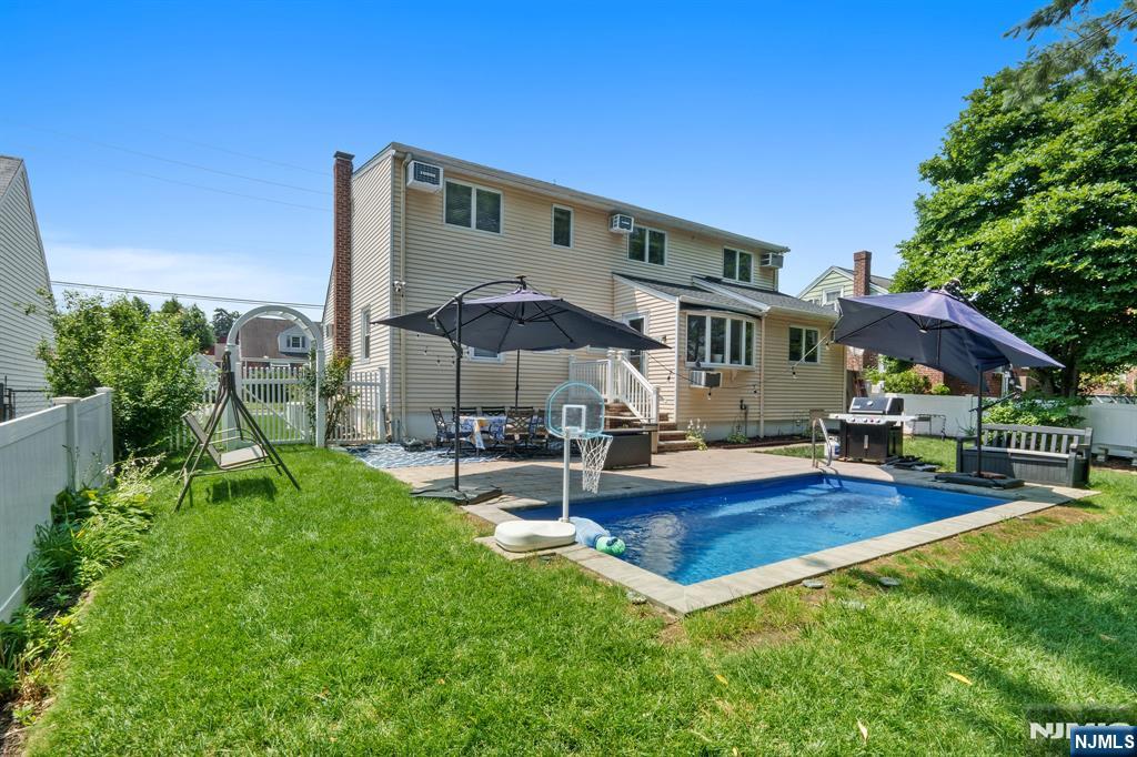 13-41 20th Street Property Photo 43
