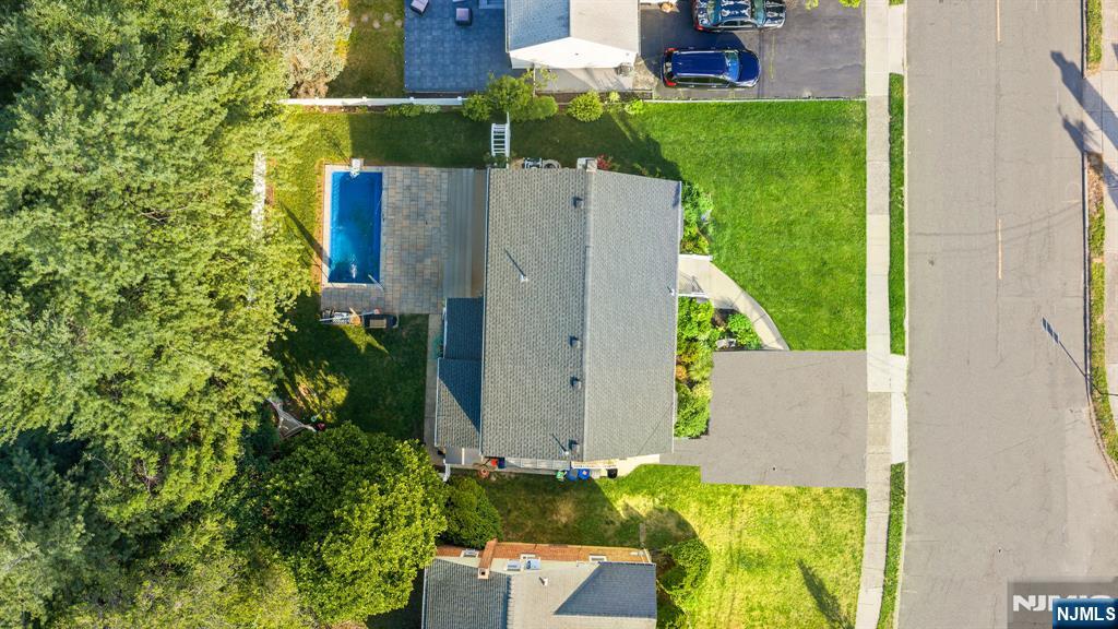 13-41 20th Street Property Photo 44