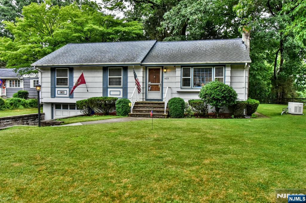 423 W Oakland Avenue Property Photo 16