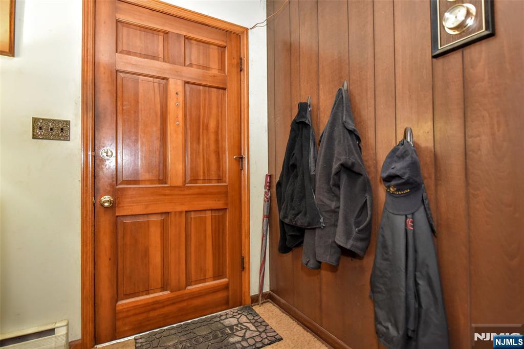 423 W Oakland Avenue Property Photo 19