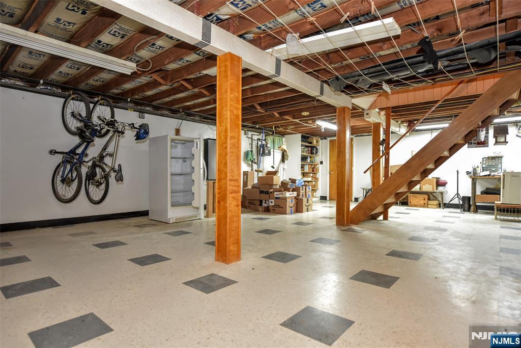 423 W Oakland Avenue Property Photo 30