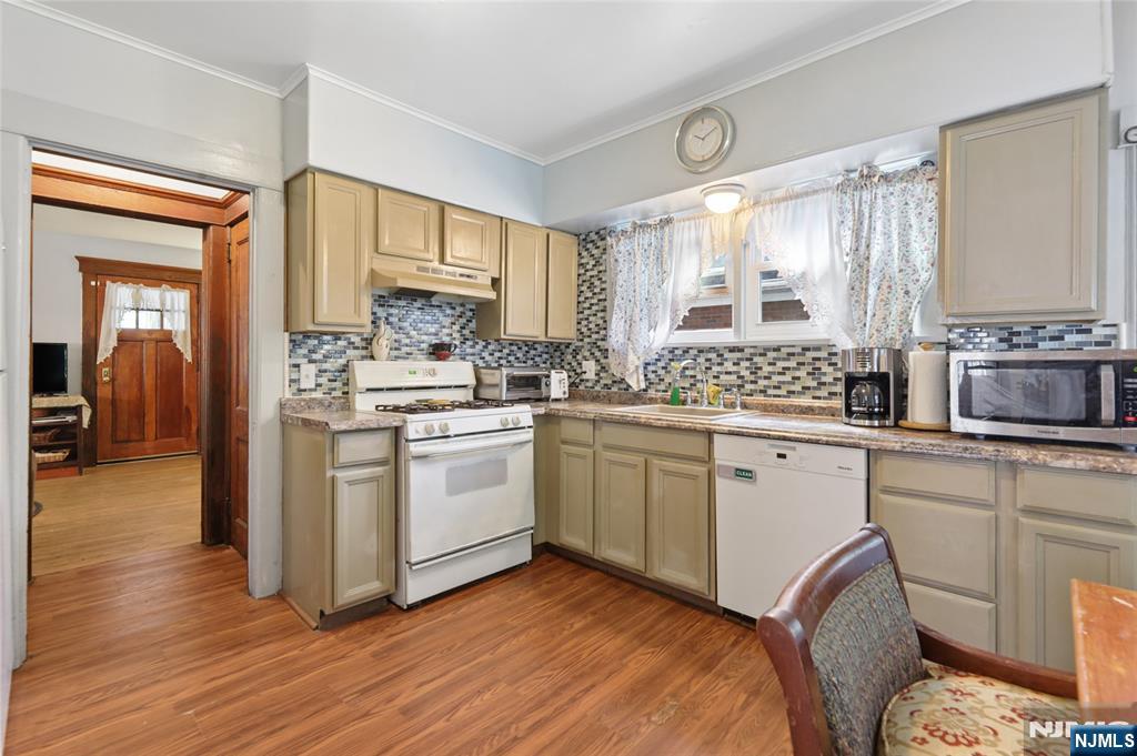 30 Brookside Avenue Property Photo 11
