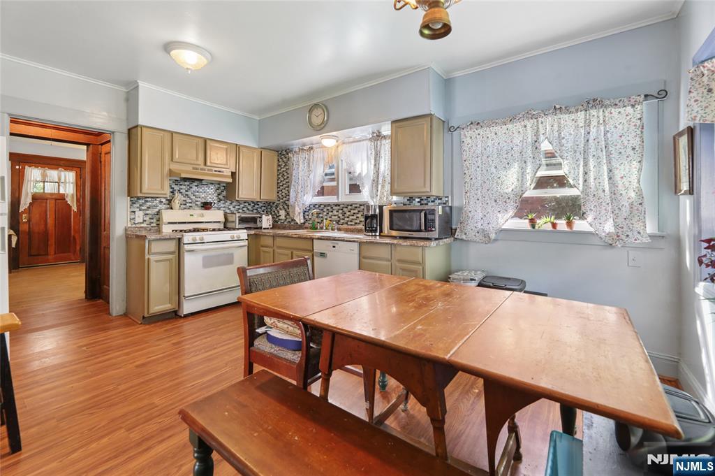 30 Brookside Avenue Property Photo 12