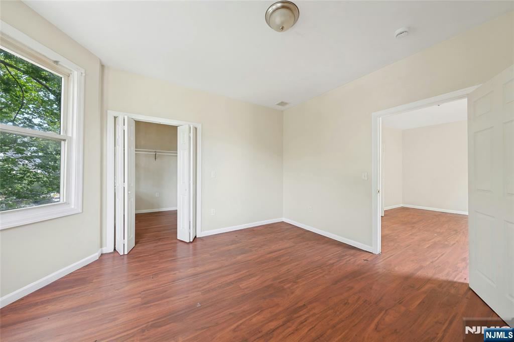 48 Seymour Avenue Property Photo 5