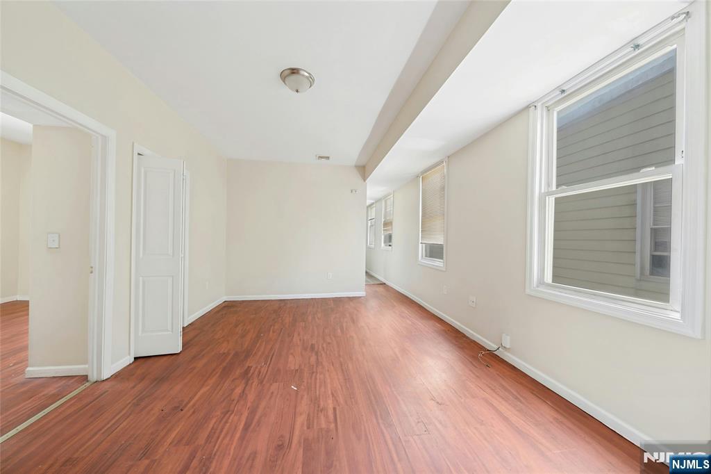 48 Seymour Avenue Property Photo 7