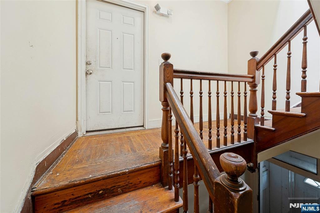48 Seymour Avenue Property Photo 13
