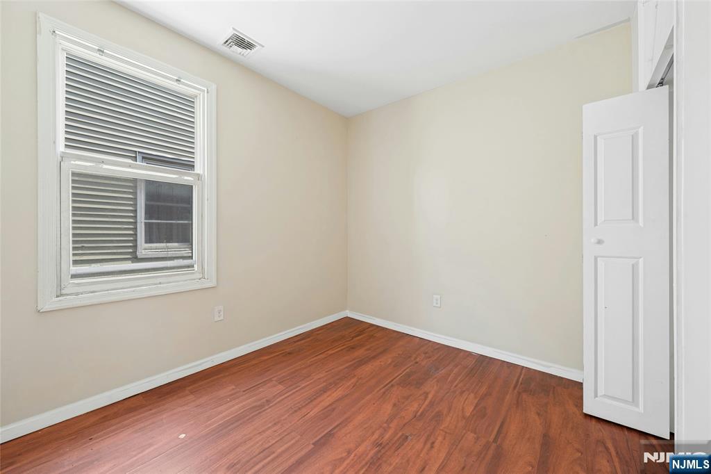 48 Seymour Avenue Property Photo 14