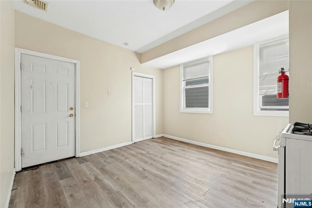 48 Seymour Avenue Property Photo 17