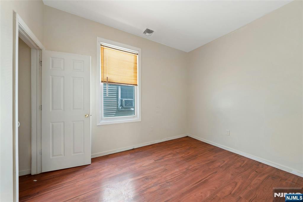 48 Seymour Avenue Property Photo 20