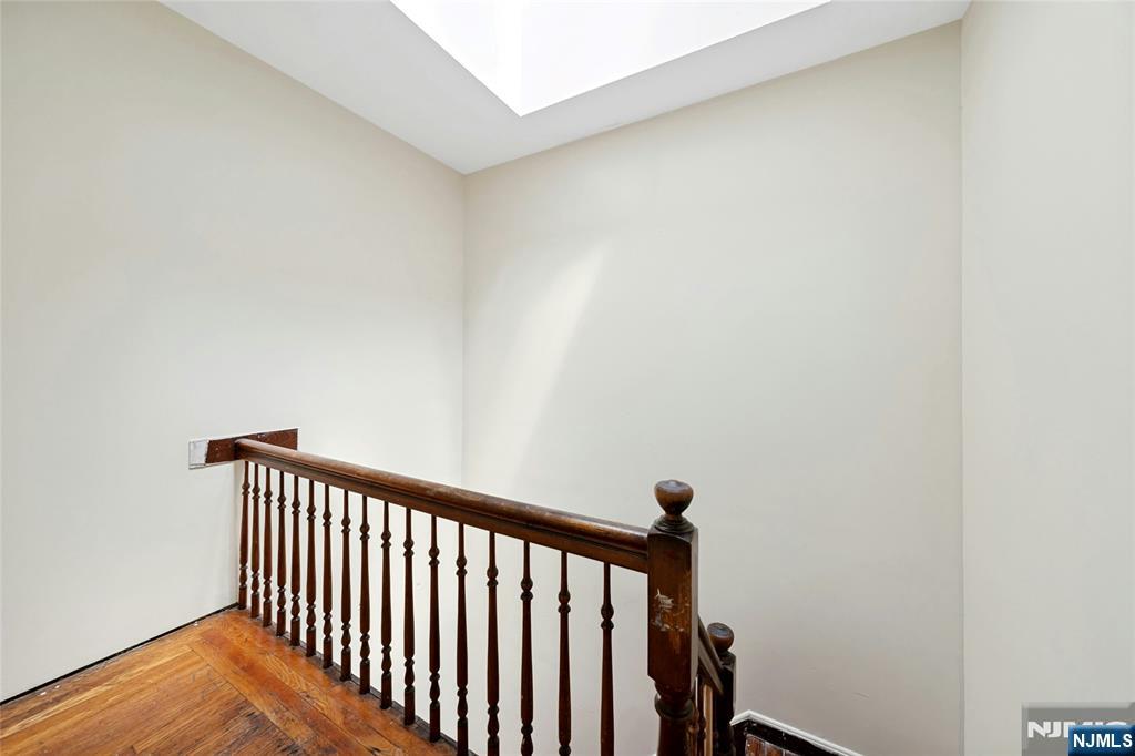 48 Seymour Avenue Property Photo 22