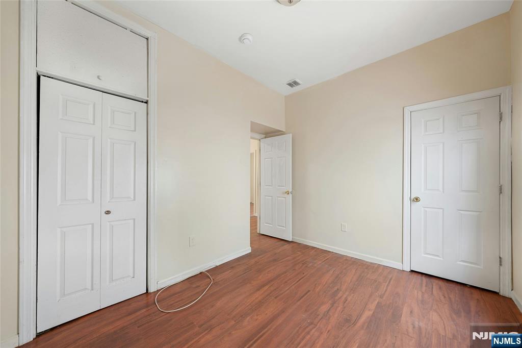 48 Seymour Avenue Property Photo 23