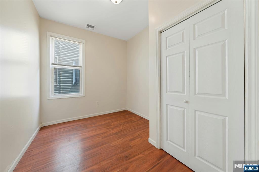48 Seymour Avenue Property Photo 24