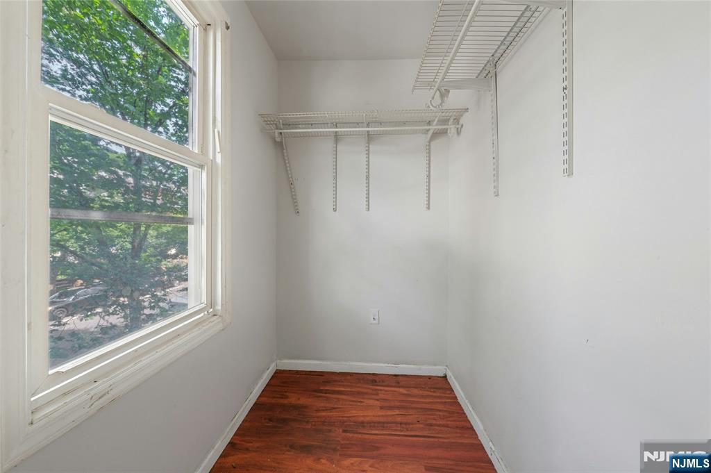 48 Seymour Avenue Property Photo 27