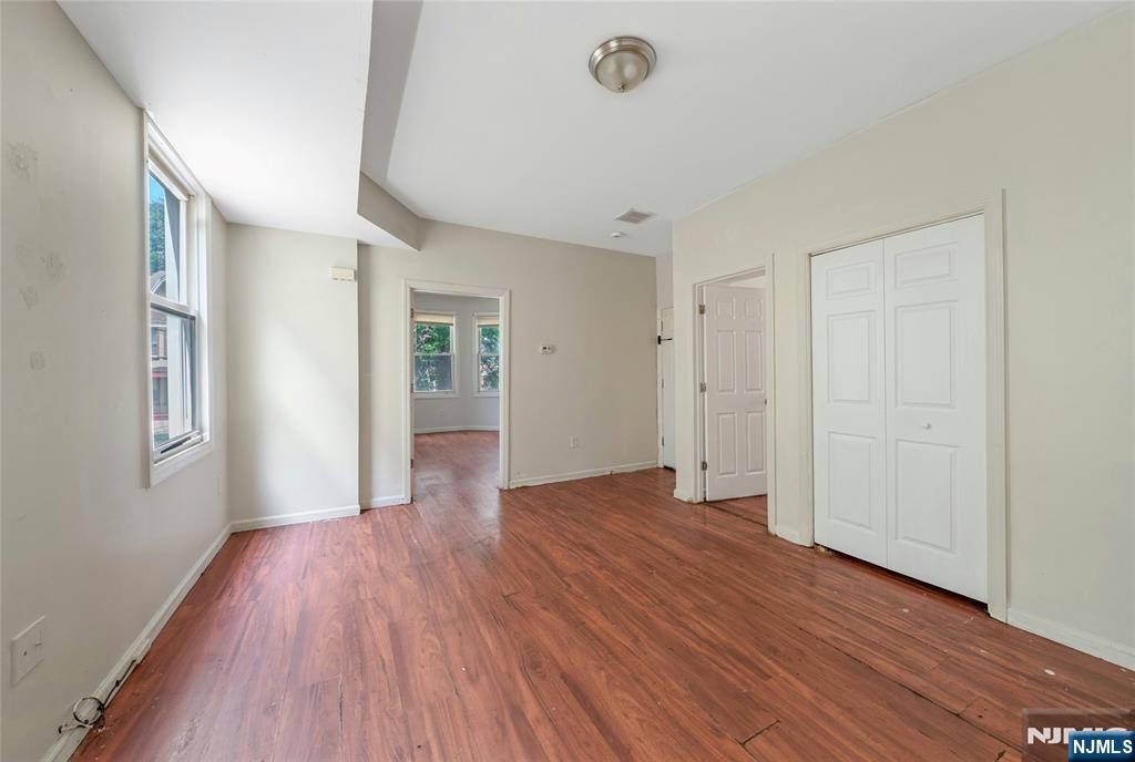 48 Seymour Avenue Property Photo 29