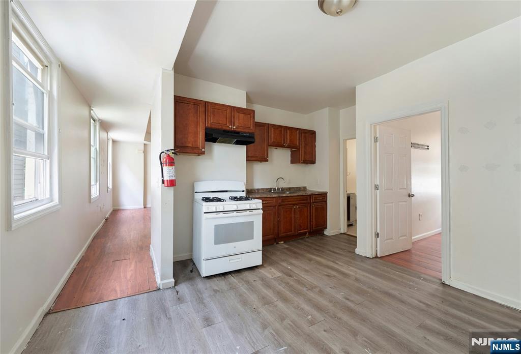 48 Seymour Avenue Property Photo 30