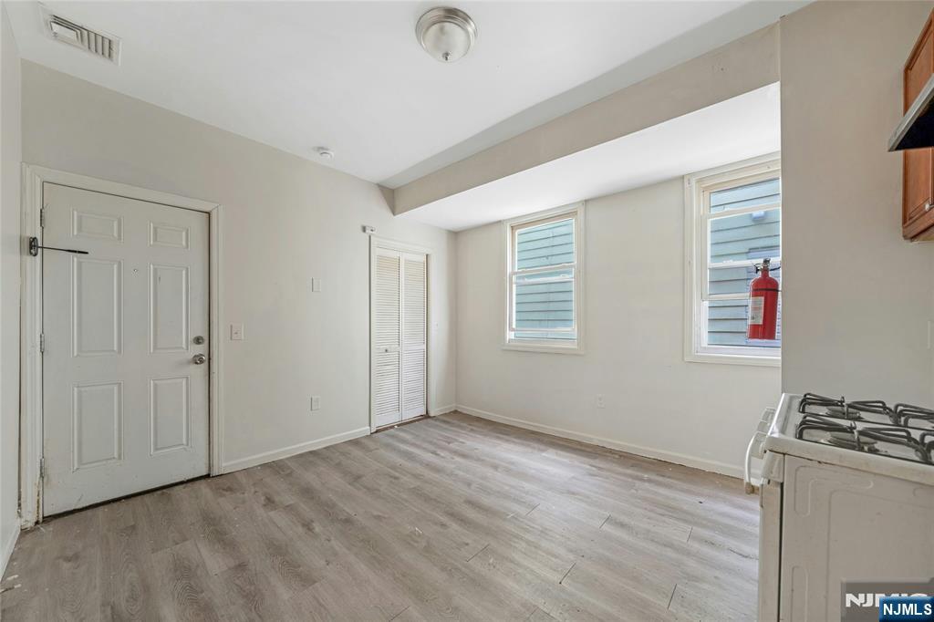 48 Seymour Avenue Property Photo 32
