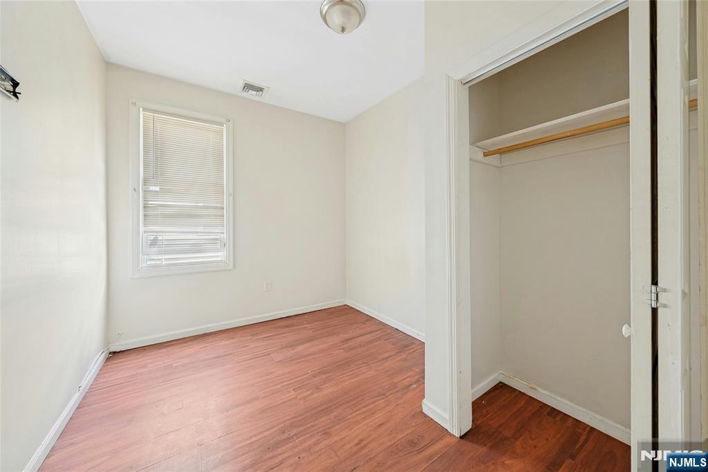 48 Seymour Avenue Property Photo 34