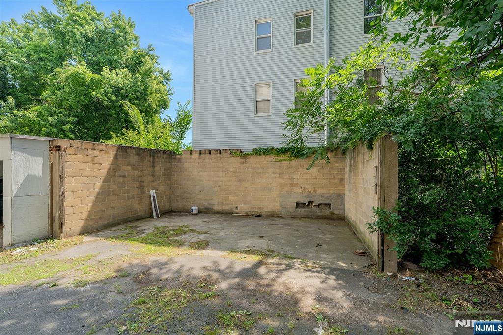 48 Seymour Avenue Property Photo 43