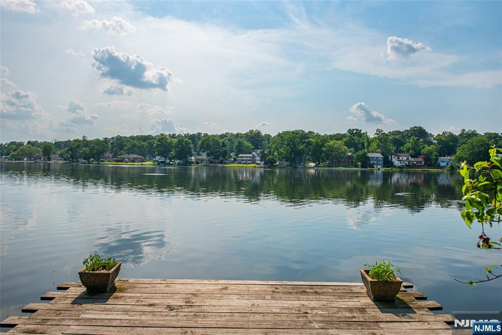 77 E Lake Drive Property Photo 1